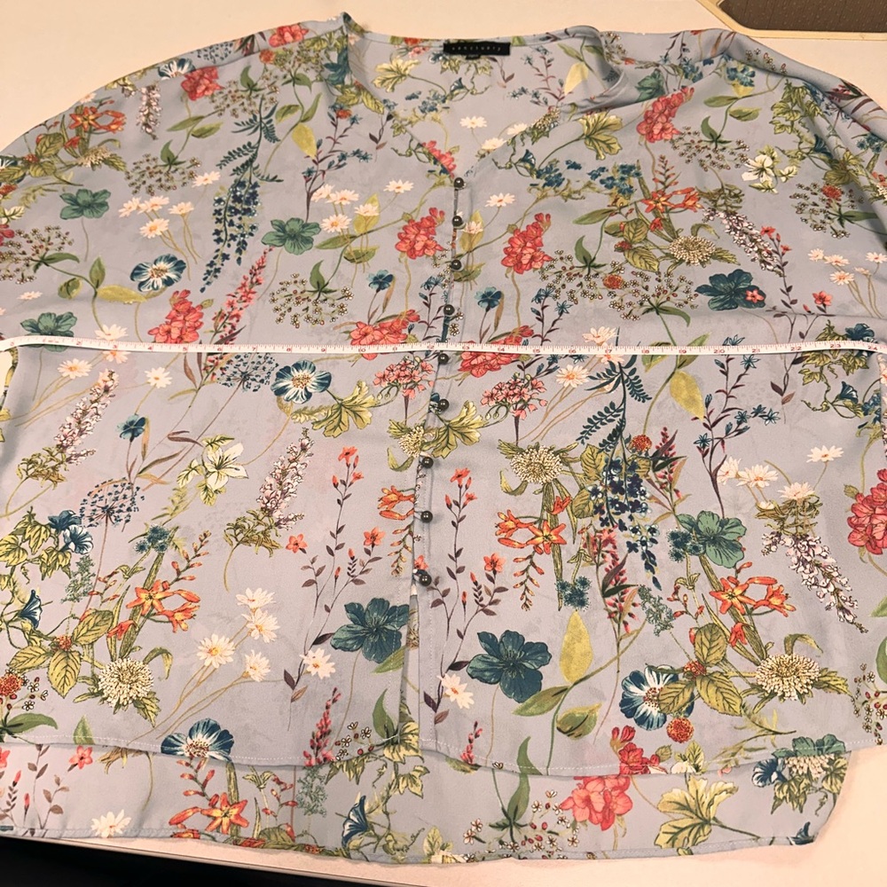 Sanctuary Button-up Floral Blouse Size Large - Picture 10 of 14